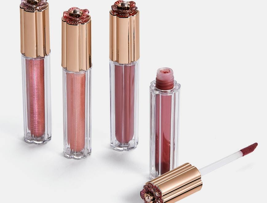 retail 2021-02-02 lipstick cosmetics
